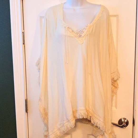 Ladies altar’d state poncho/cover up - Picture 1 of 13